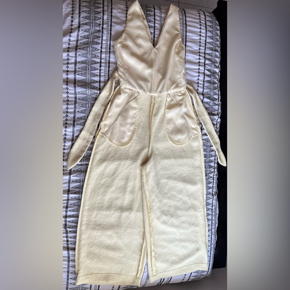 Aritzia Wilfred Coulement Open Back Jumpsuit Lemon Meringue. Size 4 - Picture 15 of 16